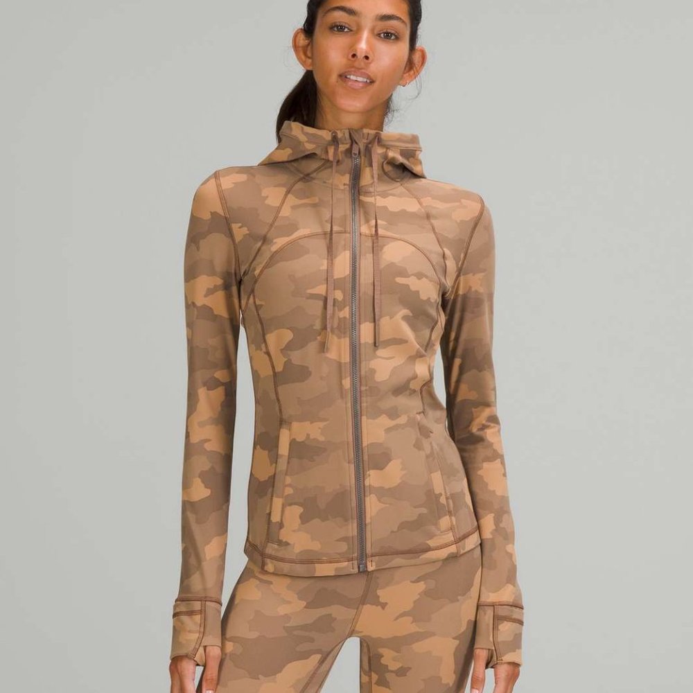 99% NEW LULULEMON DEFINED JACKET, SIZE 6